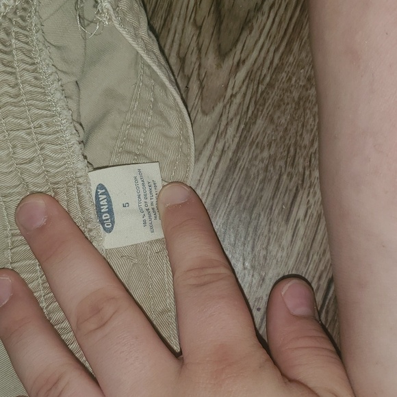 Kaki shorts - Picture 3 of 3